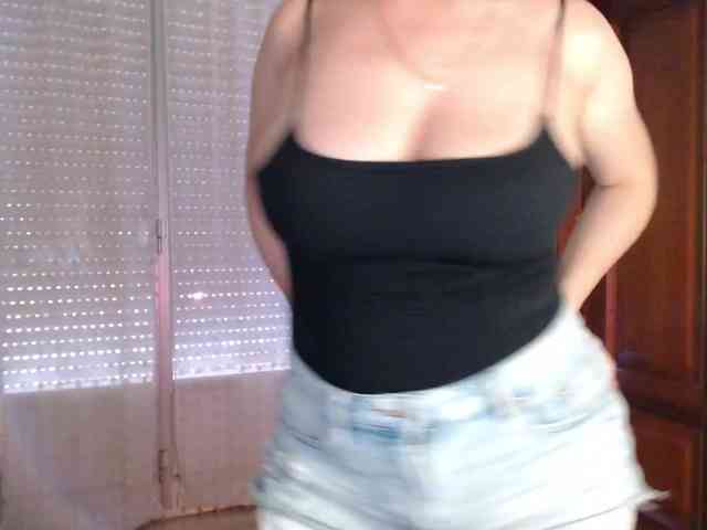 Alina-Lovely webcam
