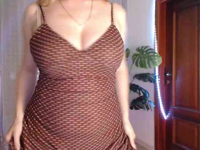 Alina-Lovely webcam