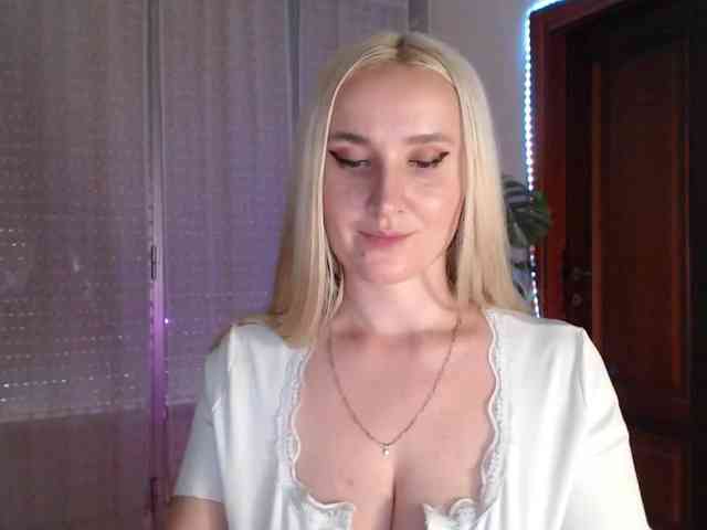 Alina-Lovely webcam
