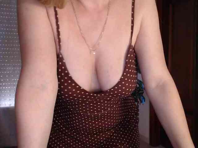 Alina-Lovely webcam