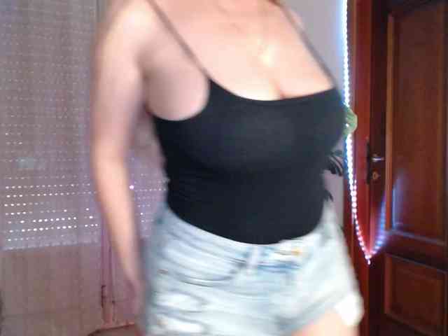 Alina-Lovely webcam