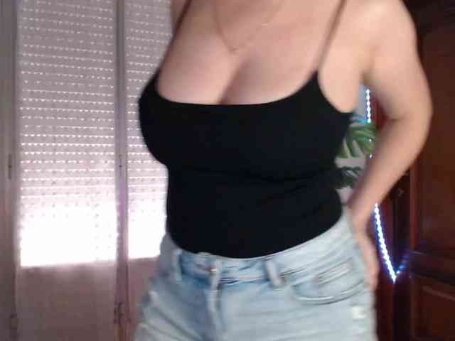 Alina-Lovely webcam