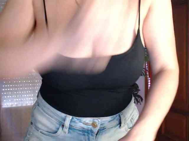 Alina-Lovely webcam