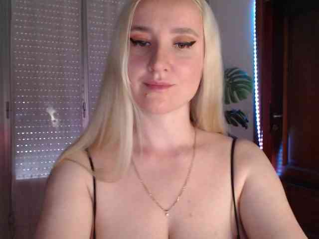 Alina-Lovely webcam