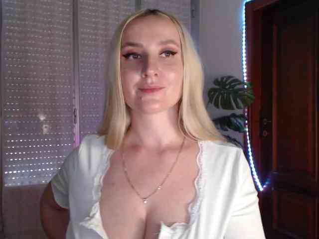 Alina-Lovely webcam