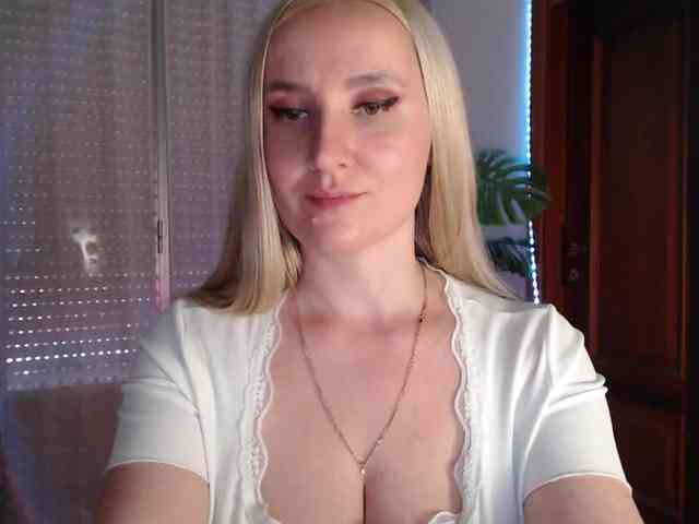 Alina-Lovely webcam