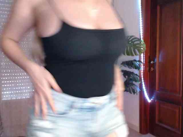 Alina-Lovely webcam