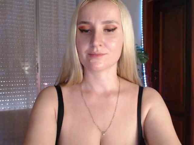 Alina-Lovely webcam