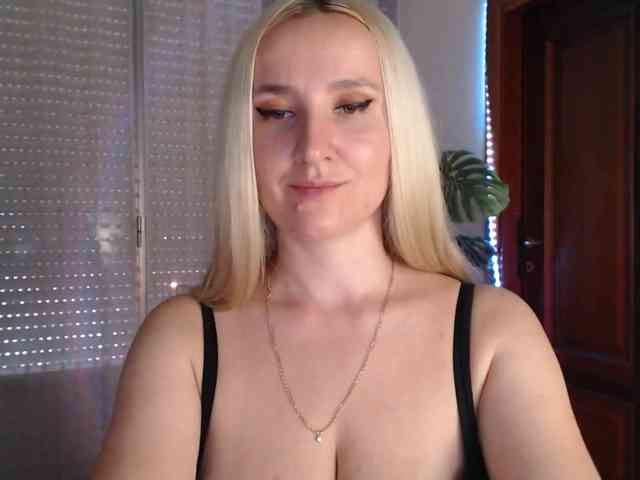 Alina-Lovely webcam