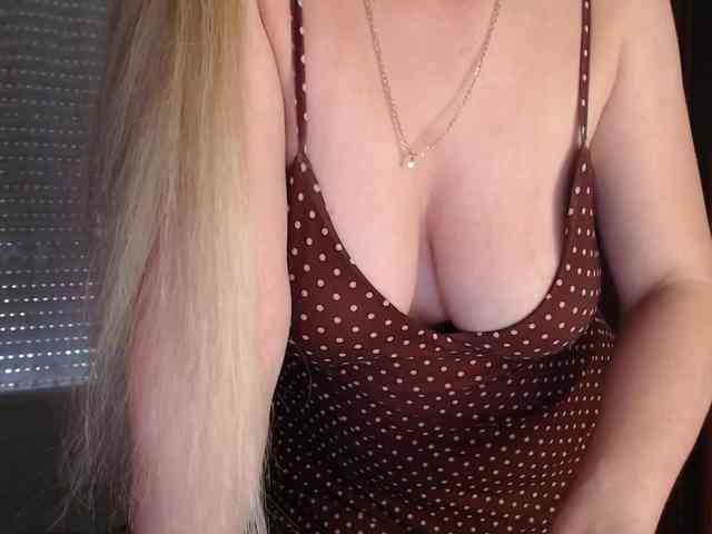 Alina-Lovely webcam