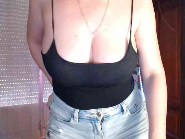 Alina-Lovely webcam