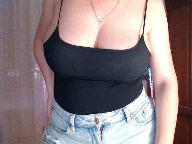 Alina-Lovely webcam