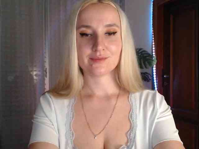 Alina-Lovely webcam