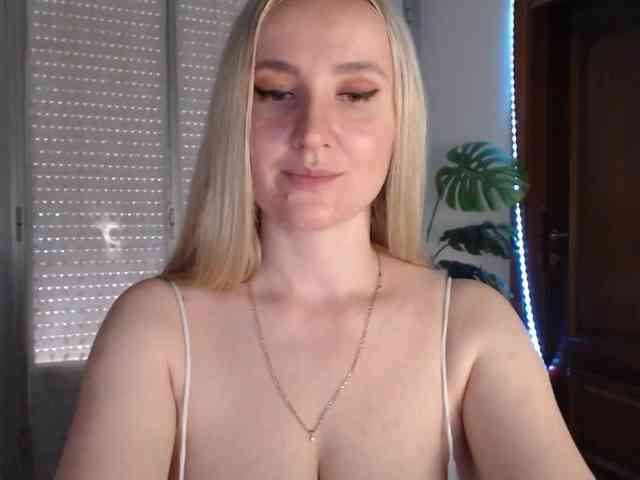 Alina-Lovely webcam