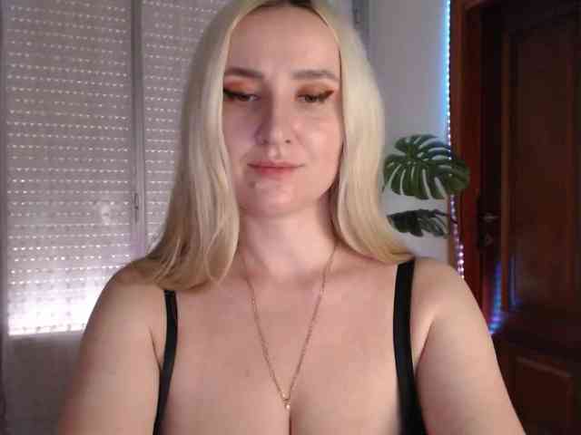 Alina-Lovely webcam