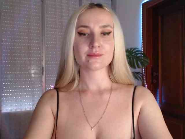 Alina-Lovely webcam