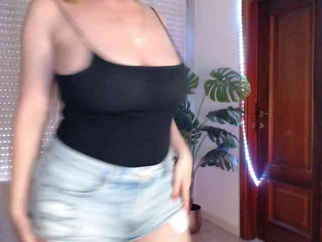 Alina-Lovely webcam