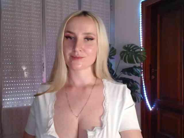 Alina-Lovely webcam