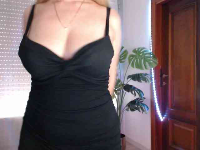 Alina-Lovely webcam