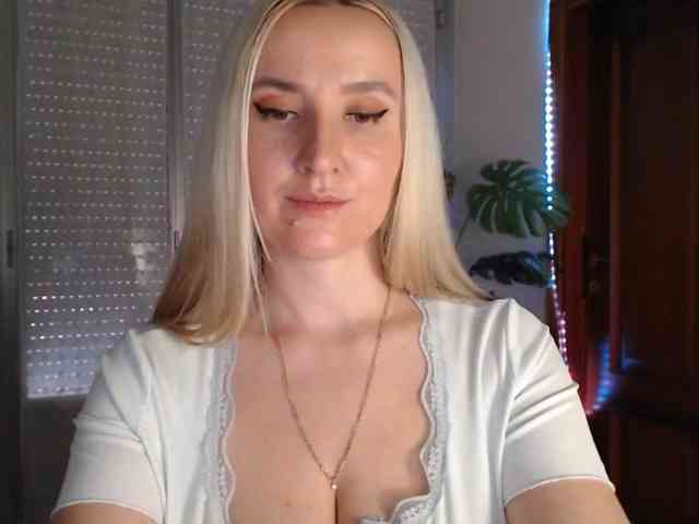 Alina-Lovely webcam