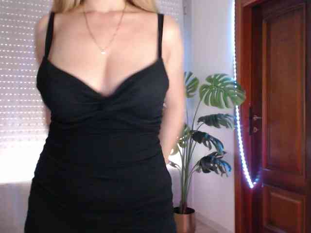Alina-Lovely webcam