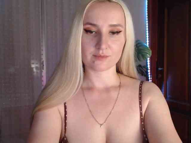 Alina-Lovely webcam