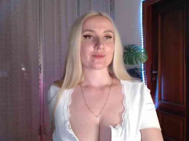 Alina-Lovely webcam