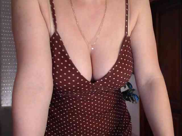 Alina-Lovely webcam