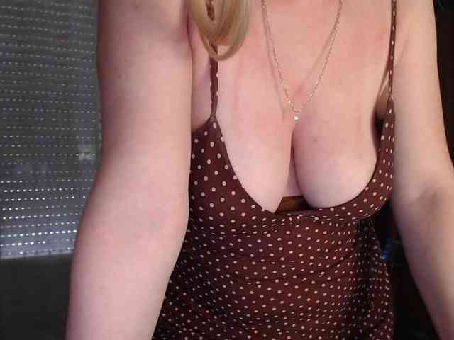 Alina-Lovely webcam