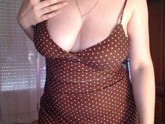 Alina-Lovely webcam