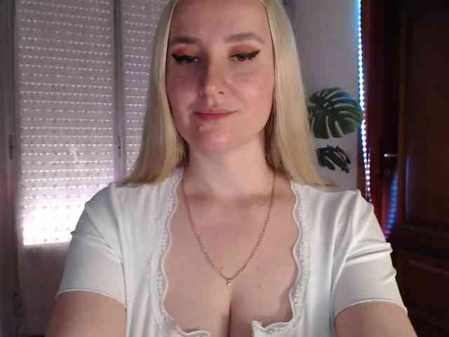Alina-Lovely webcam