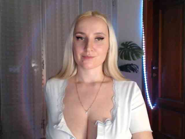 Alina-Lovely webcam