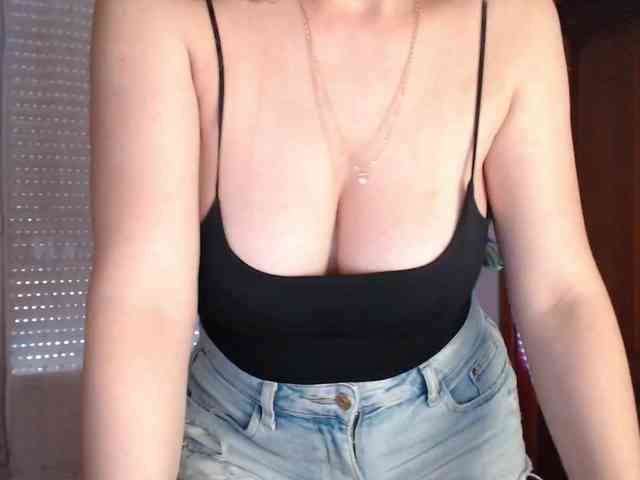 Alina-Lovely webcam