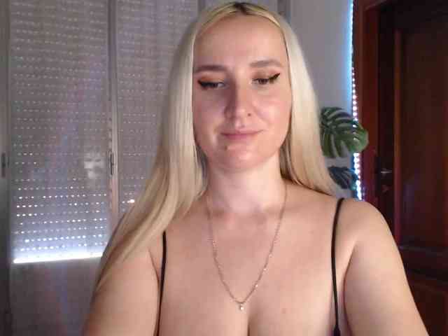 Alina-Lovely webcam
