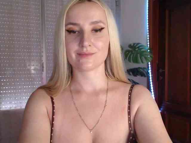 Alina-Lovely webcam
