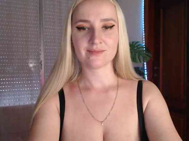 Alina-Lovely webcam