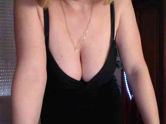 Alina-Lovely webcam