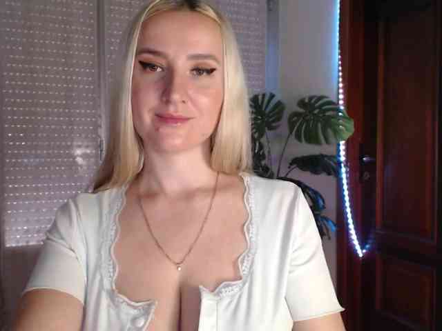 Alina-Lovely webcam