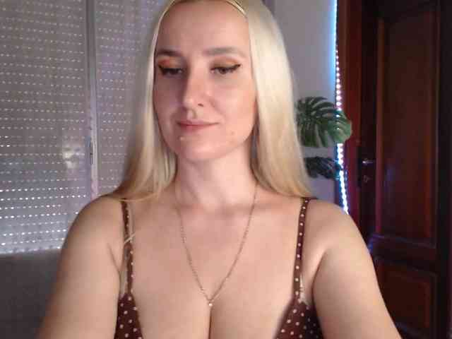 Alina-Lovely webcam