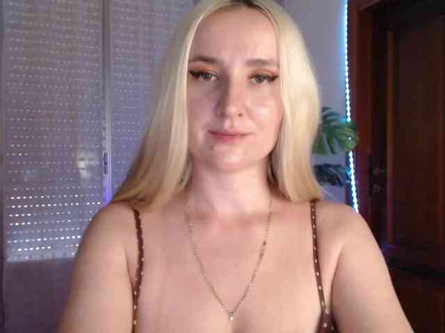 Alina-Lovely webcam
