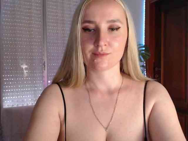 Alina-Lovely webcam