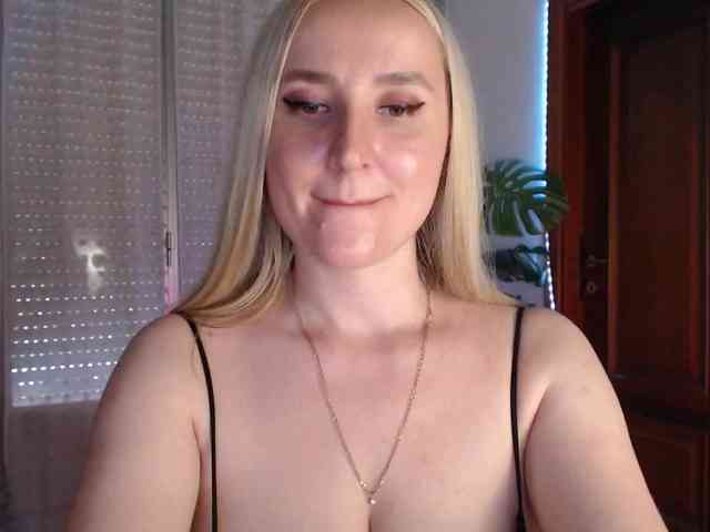 Alina-Lovely webcam