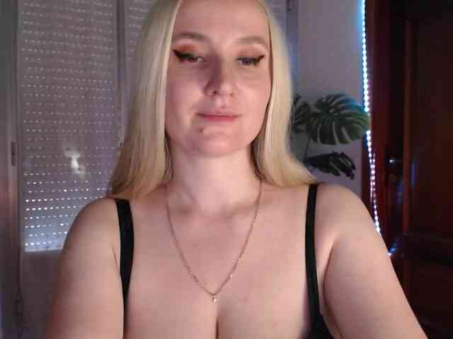 Alina-Lovely webcam