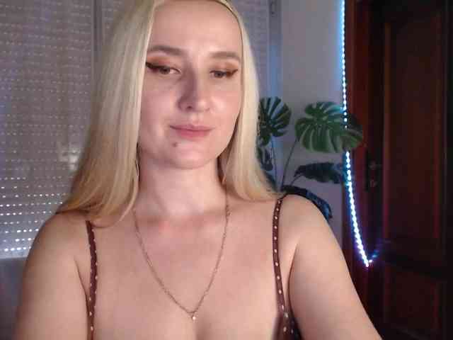 Alina-Lovely webcam