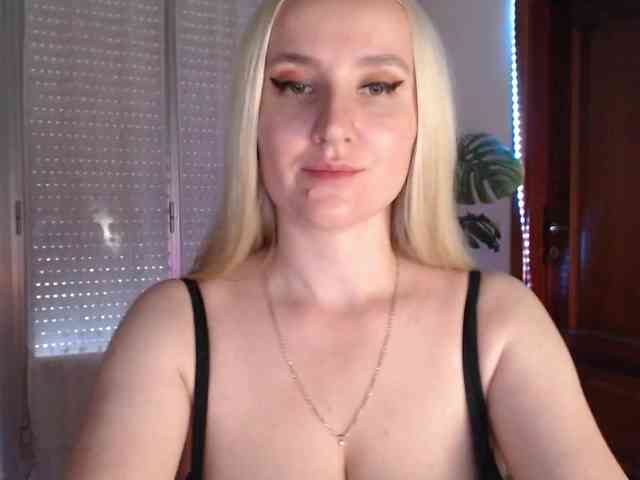 Alina-Lovely webcam