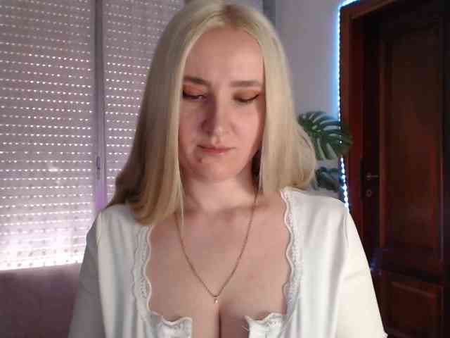 Alina-Lovely webcam