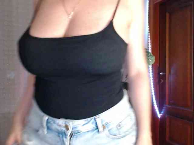 Alina-Lovely webcam