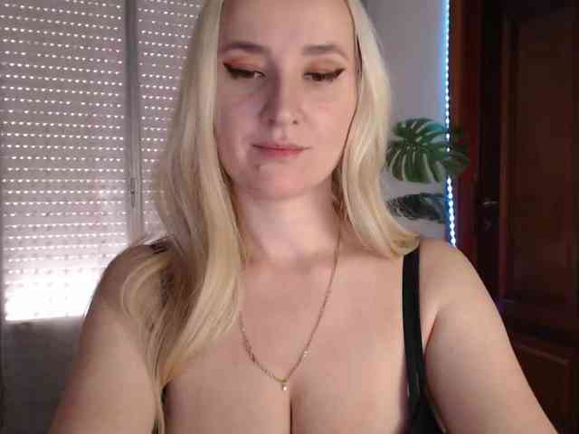 Alina-Lovely webcam