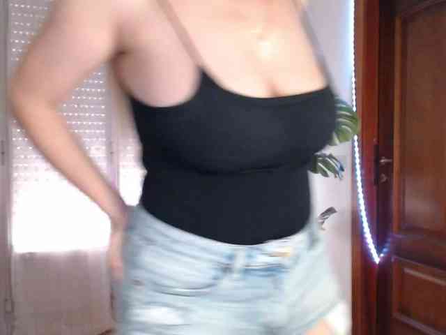 Alina-Lovely webcam