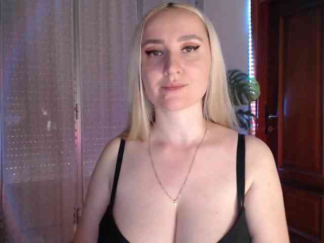 Alina-Lovely webcam
